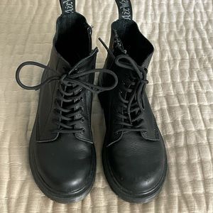 Dr Martens youth Pascal Mono Size 2